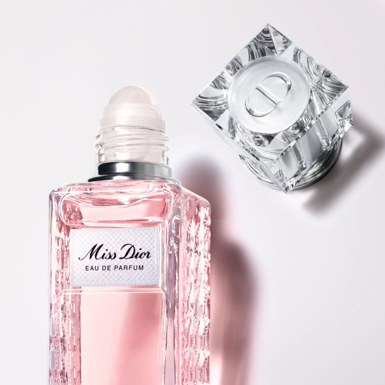 DIOR Roller-pearl - Kwiatowe i świeże nuty