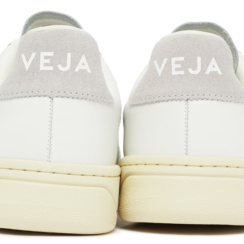 Veja V-12 extra-white light-grey