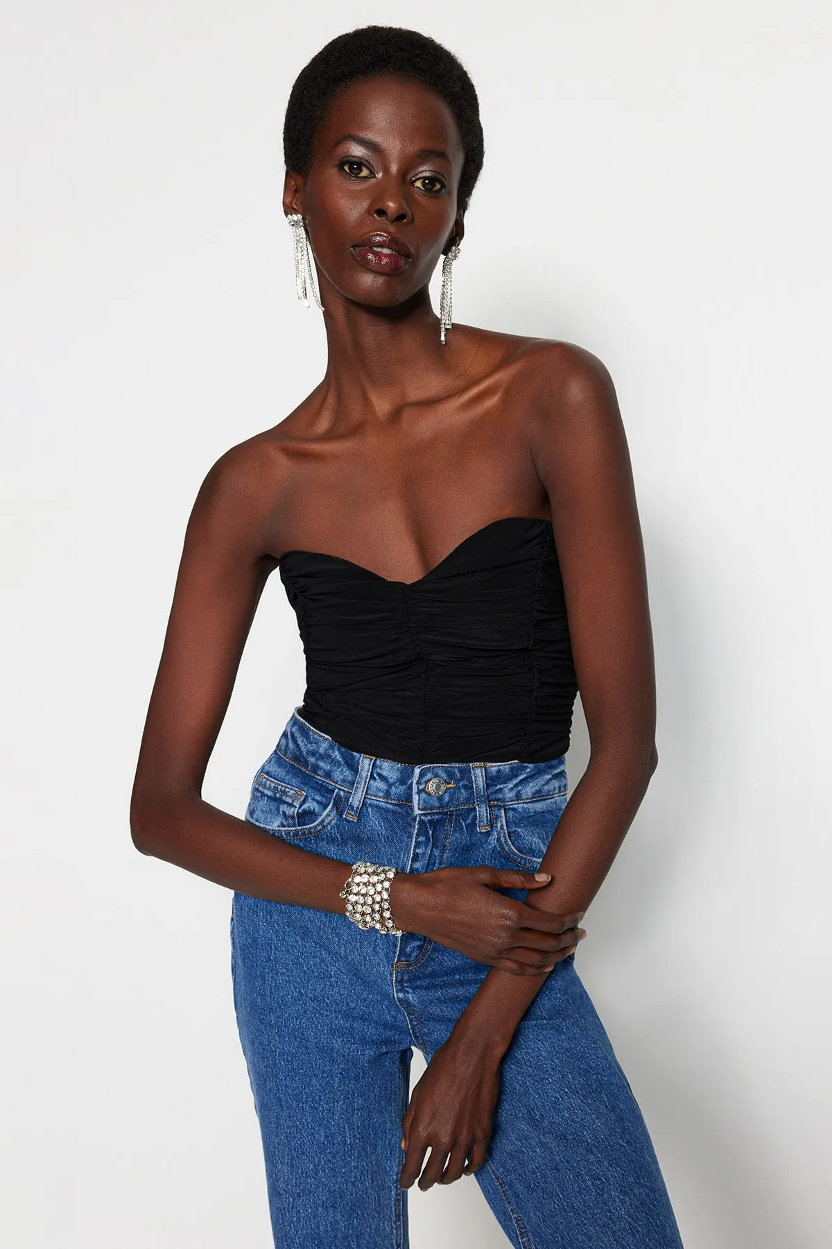 Trendyol Collection  Schwarzer gefütterter Strick-Body mit Druckknöpfen TPRSS23BD00027
