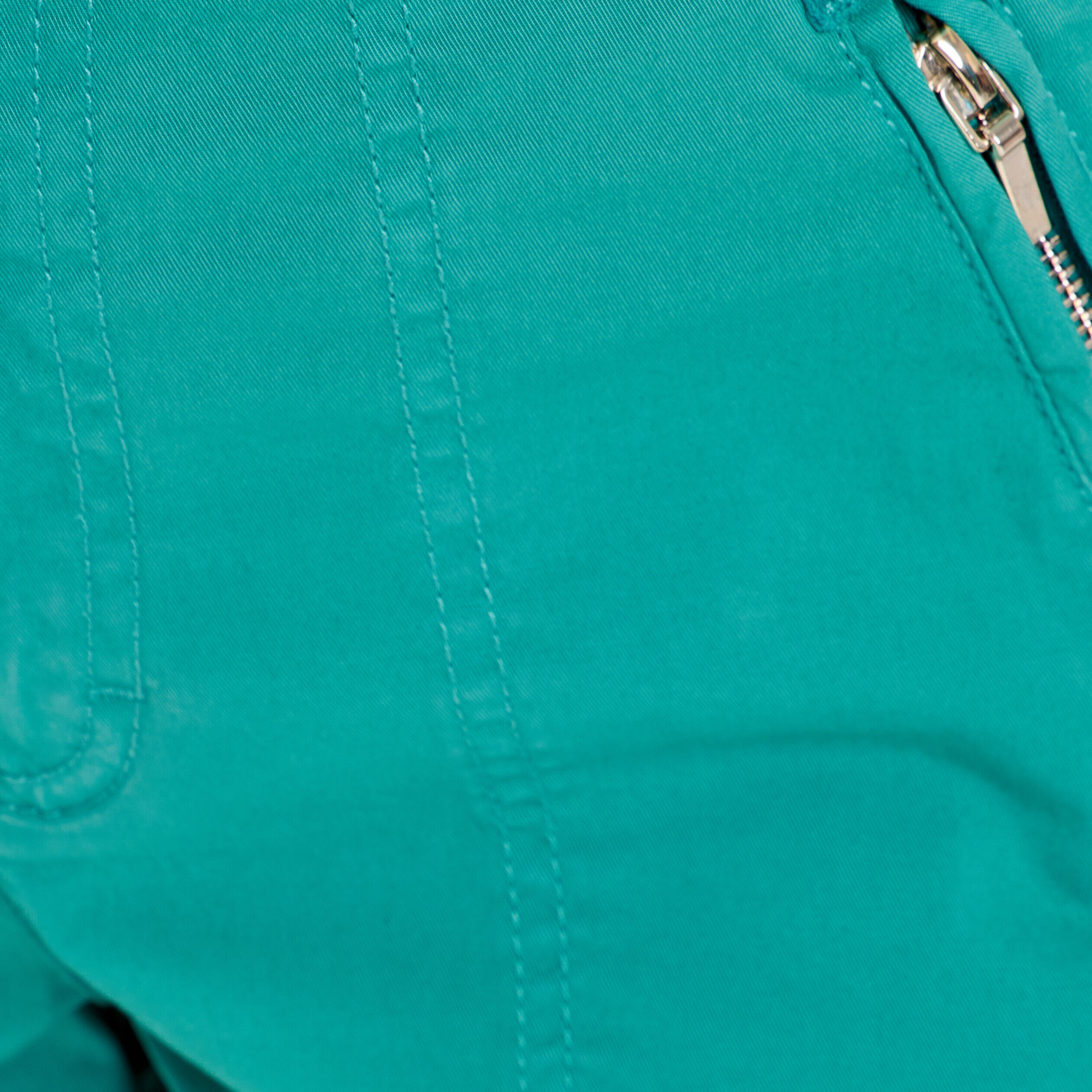 Short ajusté détails zippés vert femme | Cache Cache