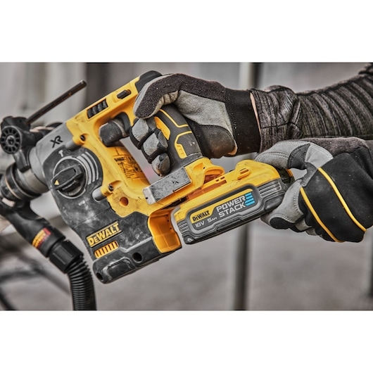 DeWalt DCH273H2T-QW Akumulatorski kombinovani čekić SDS-Plus 18V XR 2x 5.0Ah Li-Ion u TSTAK bezčetkicnom