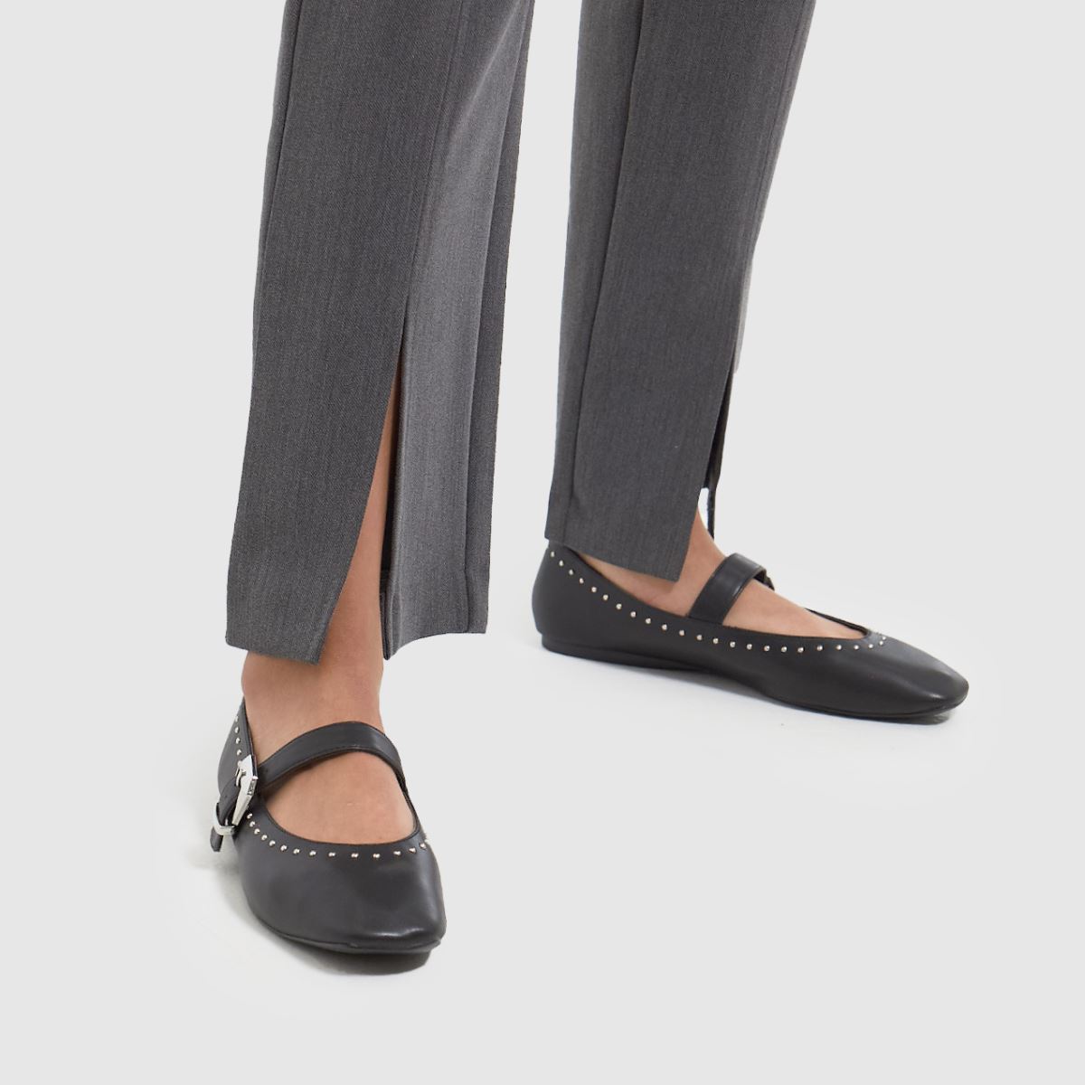 Schuh – Lucy – Svarta ballerinaskor med nitar
