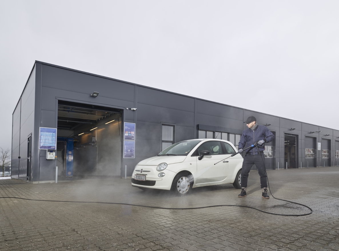 Nilfisk 107146865 MH 5M 180/800 PA Curățitor cu apă caldă de înaltă presiune 180 bar 400 volți