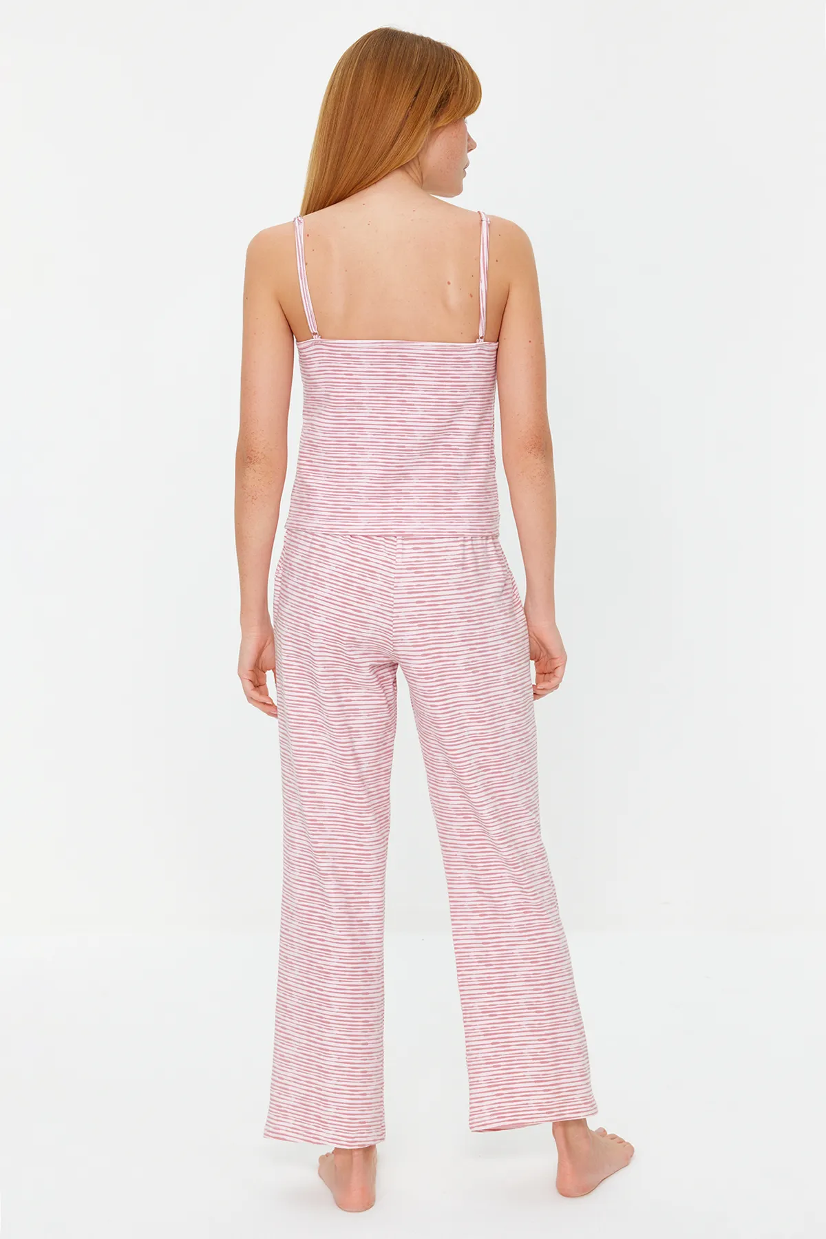 Trendyol Collection  Pyjama-Set aus gestreifter Baumwolle mit Spitzendetail und Seilträgern in Puderfarbe THMSS23PT00227