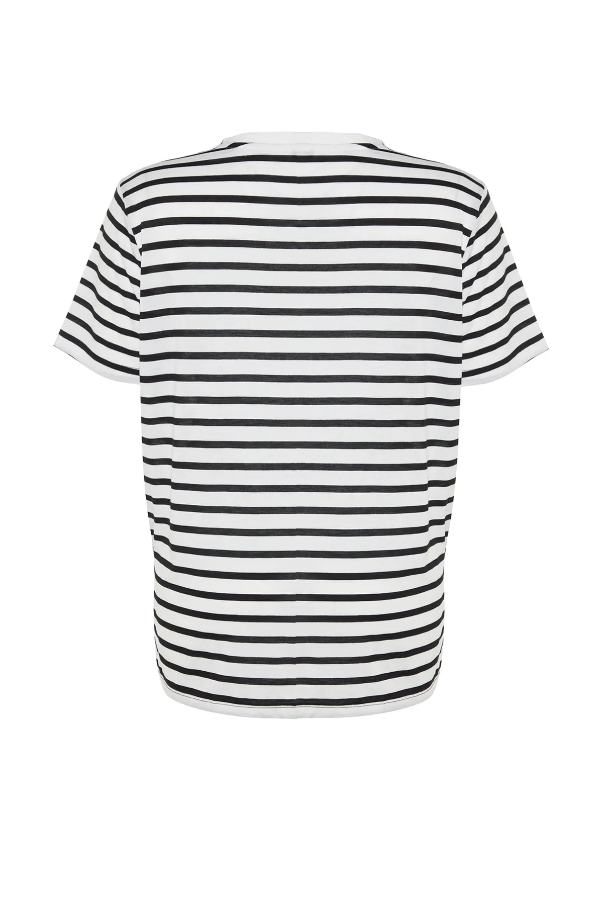 Trendyol Curve  Schwarz-weiß gestreiftes Strick-T-Shirt mit V-Ausschnitt TBBSS23BF00016