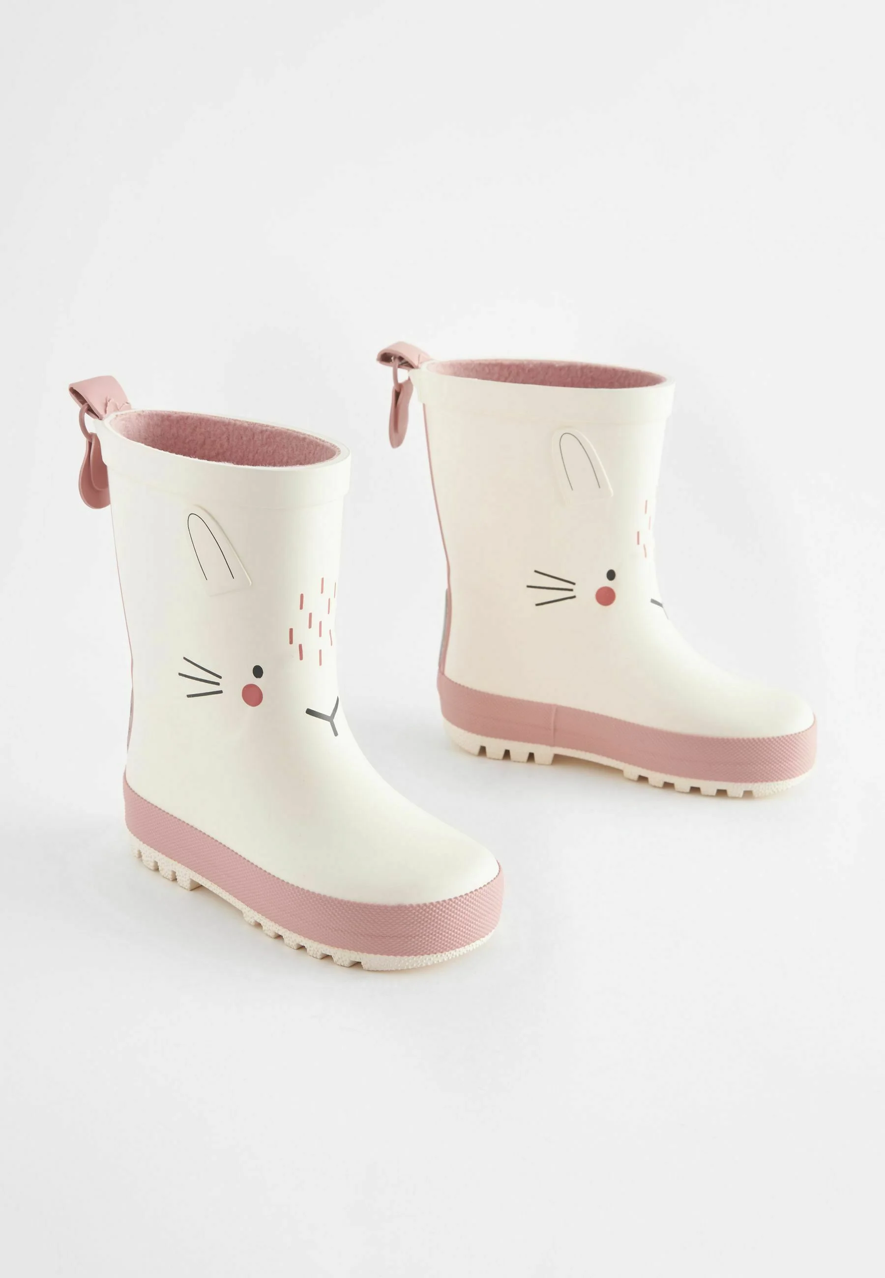 Siguiente ESTÁNDAR DE PERSONAJE - Botas de goma