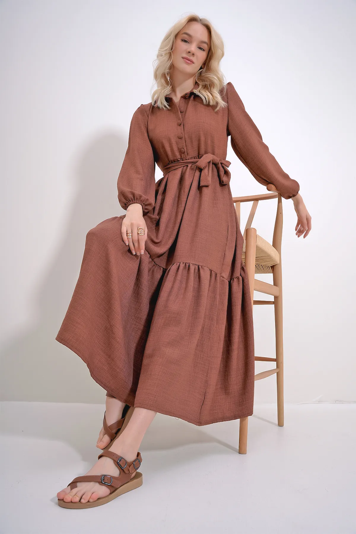 Trend Alaçatı Stili  Kleid - Braun - Midi