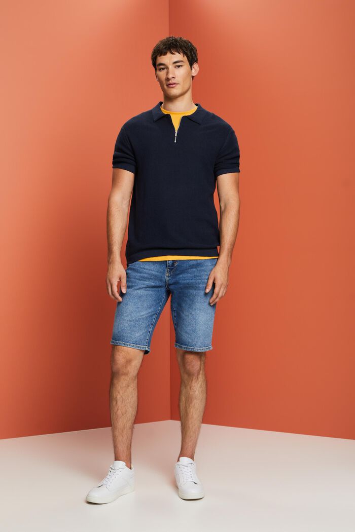 Lockere Jeansshorts in schmaler Passform