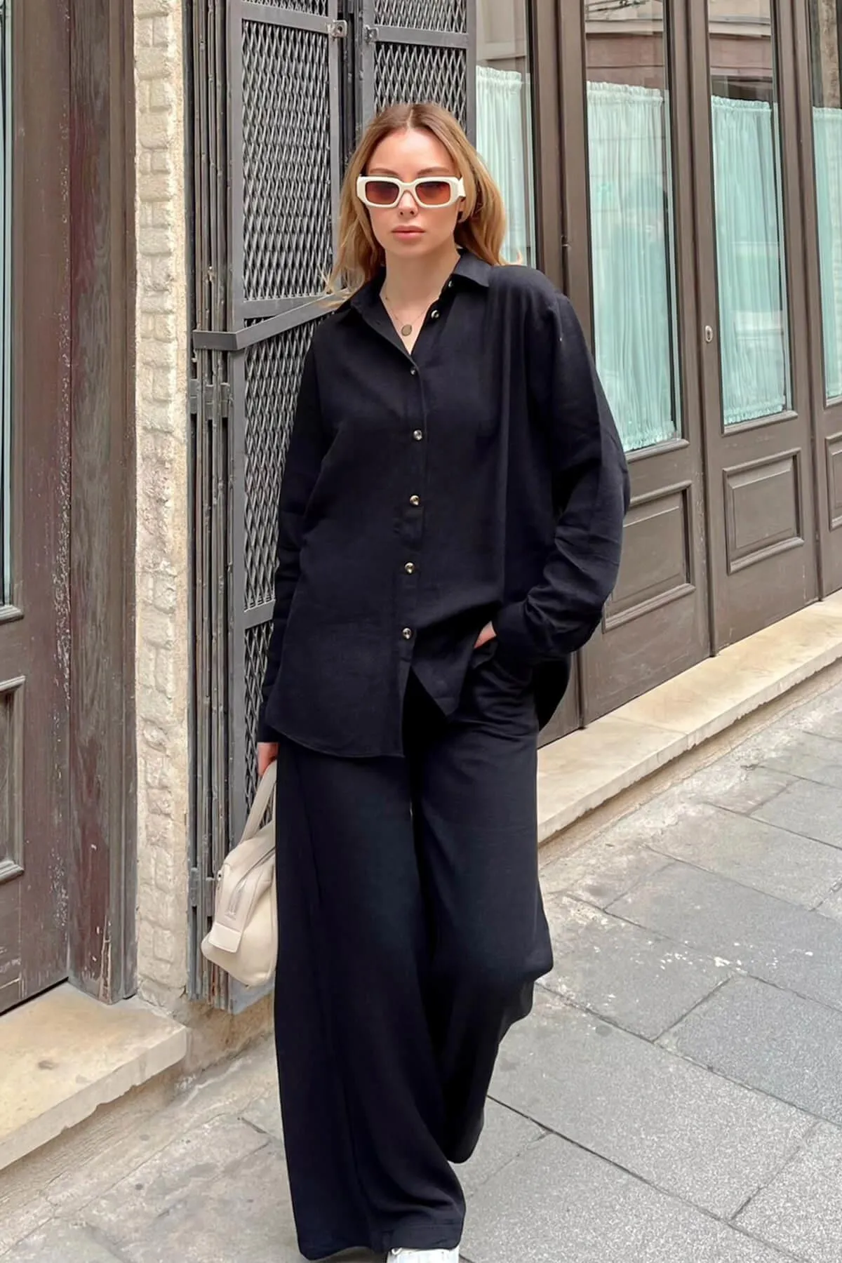 Swist  Schwarzes, übergroßes Hemd-Hosen-Set für Damen aus Leinen