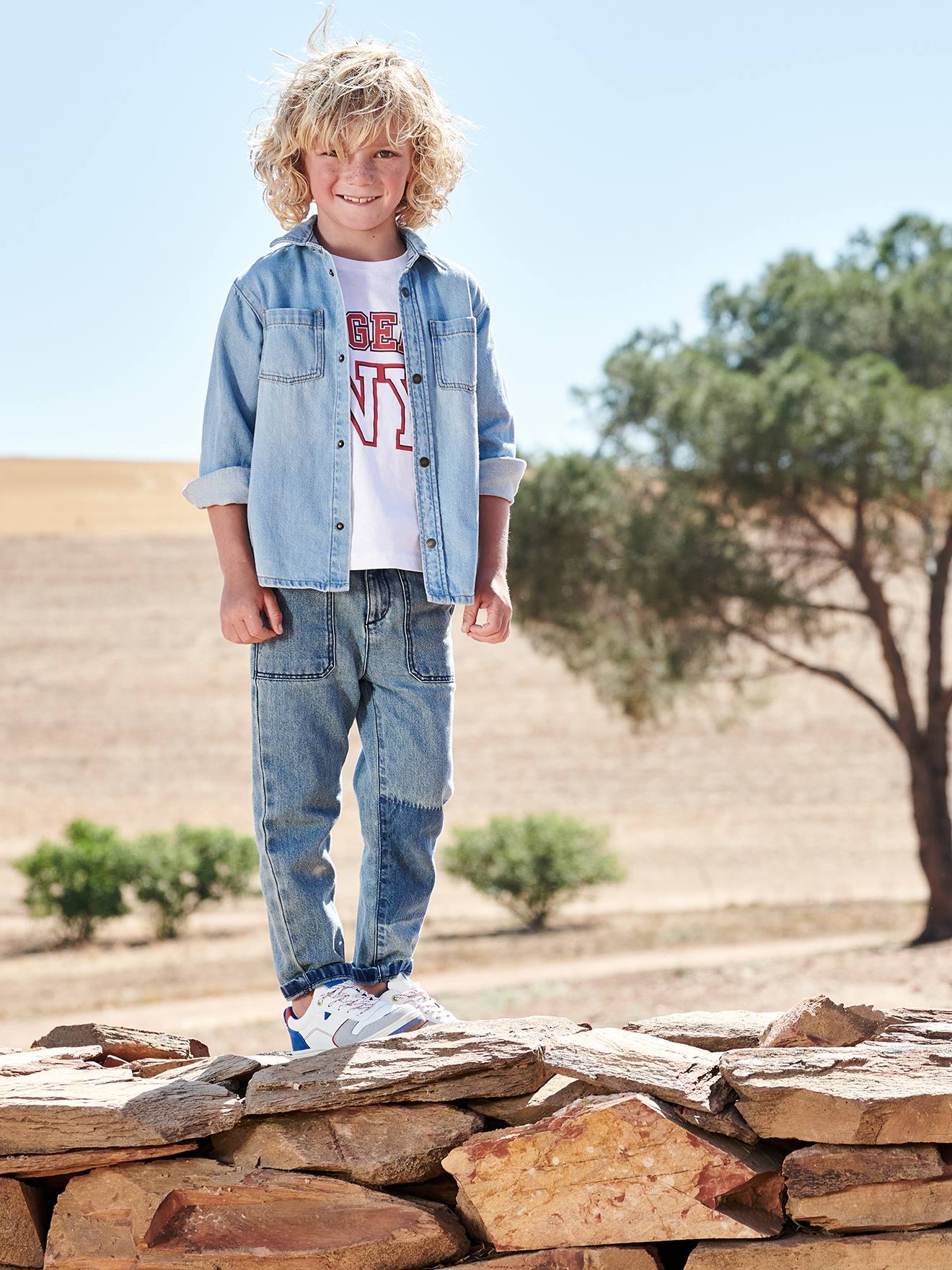 Jean droit loose effet patchs garçon denim bleached
