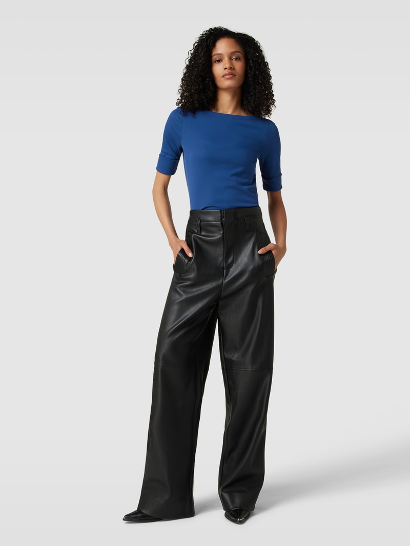 T-Shirt mit U-Boot-Ausschnitt in blau