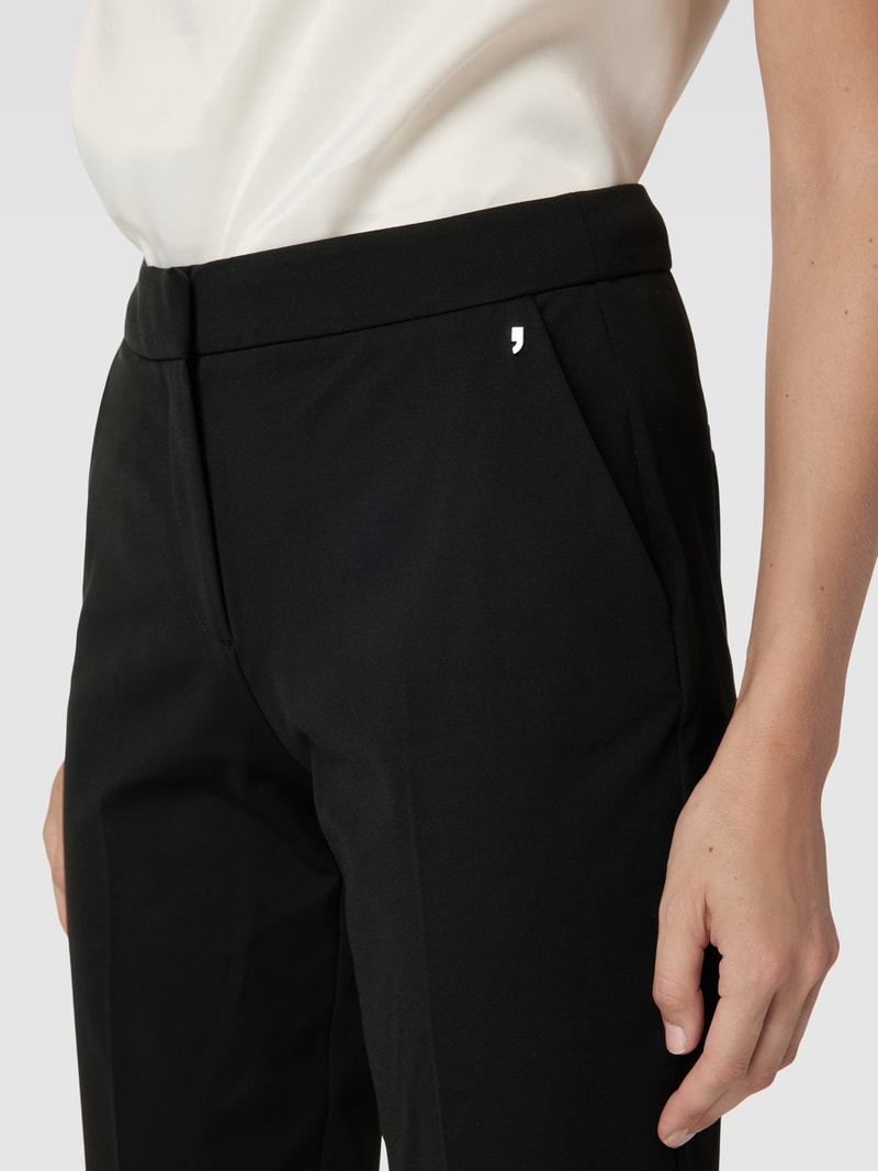 Stoffhose mit Label-Detail in schwarz