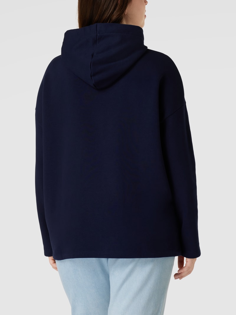 PLUS SIZE mit Label-Stitching in marineblau