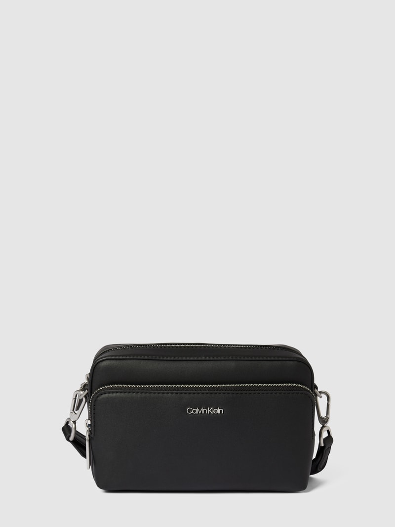 Umhängetasche mit Label-Applikation Modell 'CAMERA BAG' in schwarz