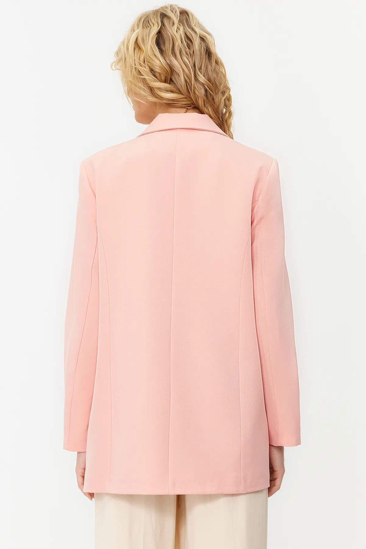 Trendyol Collection  Dusty Rose – Übergroße, gefütterte, gewebte Blazerjacke mit Knöpfen TWOAW22CE0167