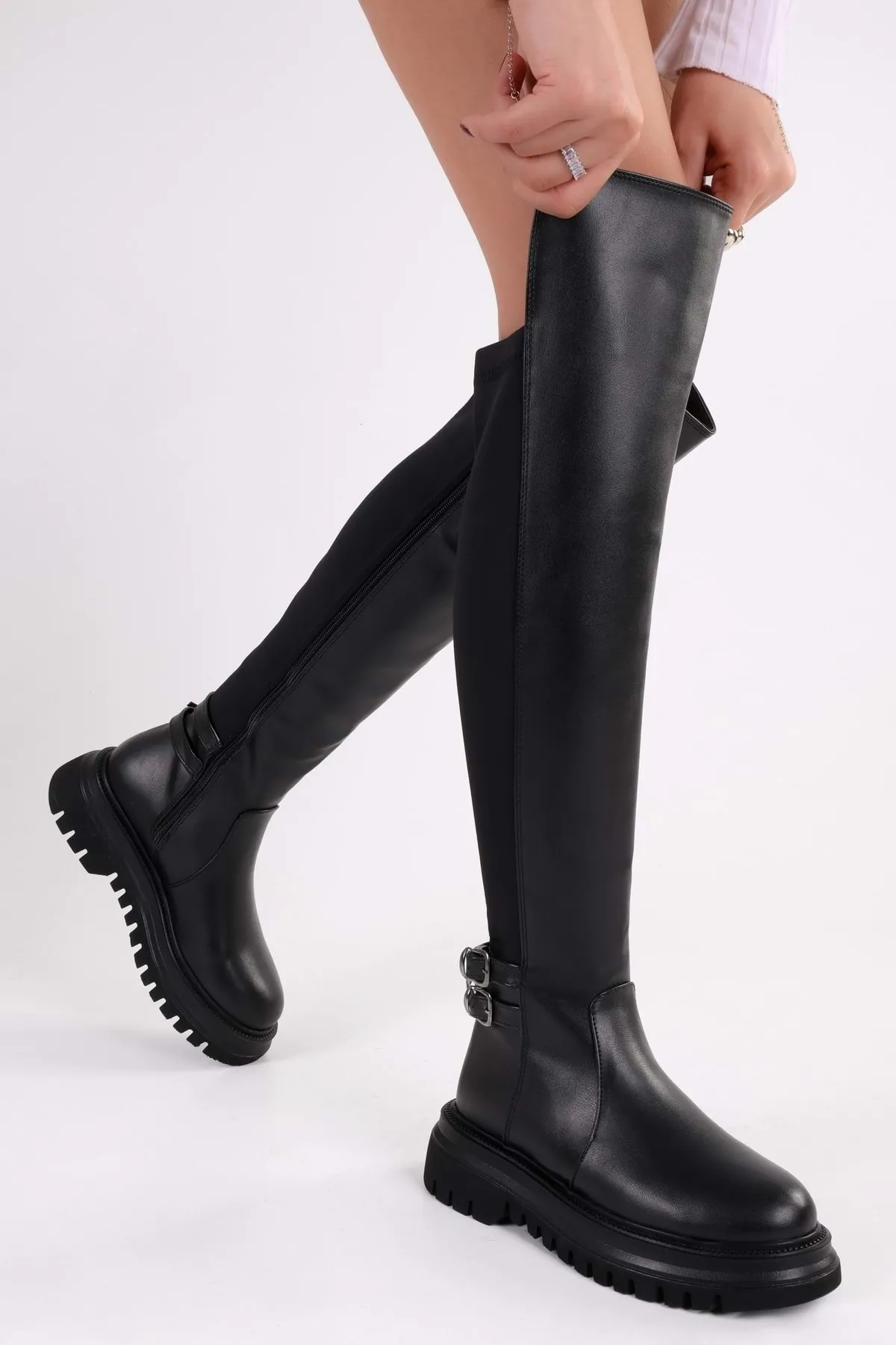 Shoeberry  Schwarze Jaffa-Stiefel mit dicken Sohlen für Damen