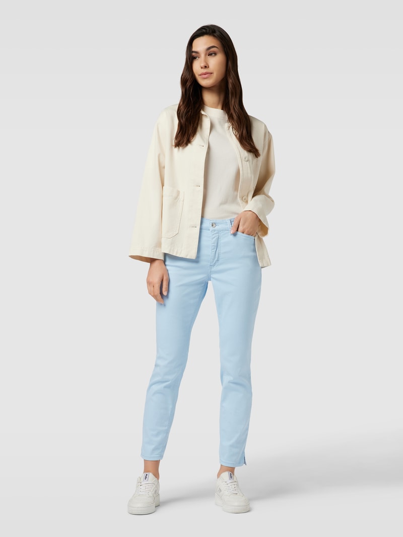 Jeans mit Label-Patch Modell 'DREAM SUMMER' in hellblau
