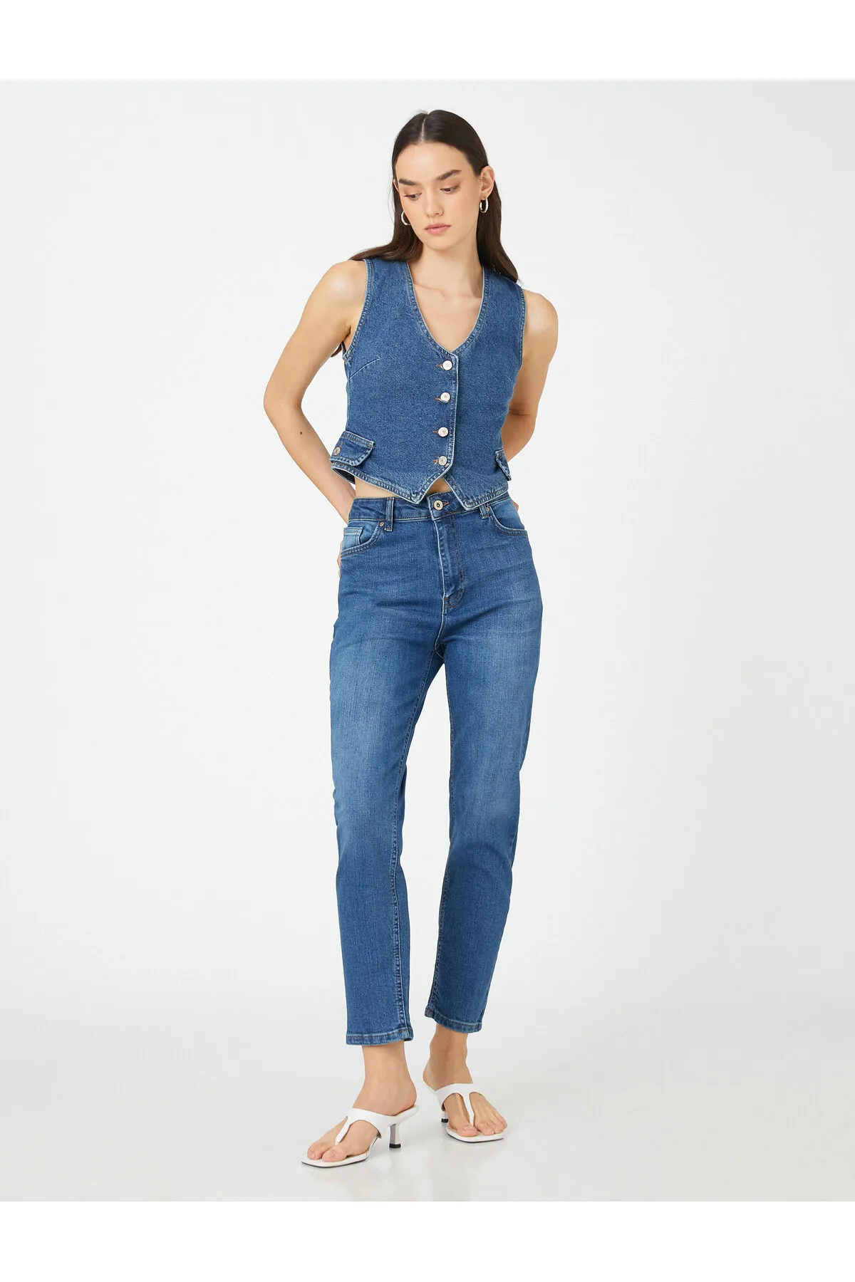 Koton  Jeans mit hoher Taille und schmaler Passform – Mom Slim Jeans