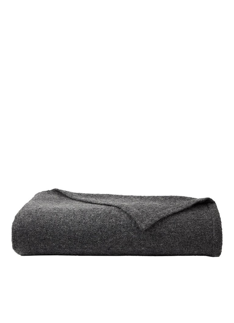 HUGO BOSS Donegal gultas pārklājs 250 x 220 cm