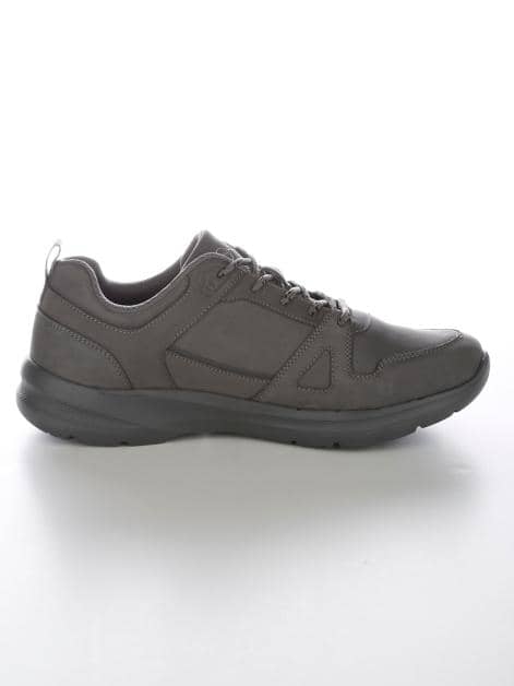 Sneaker mit praktischer Anziehlasche