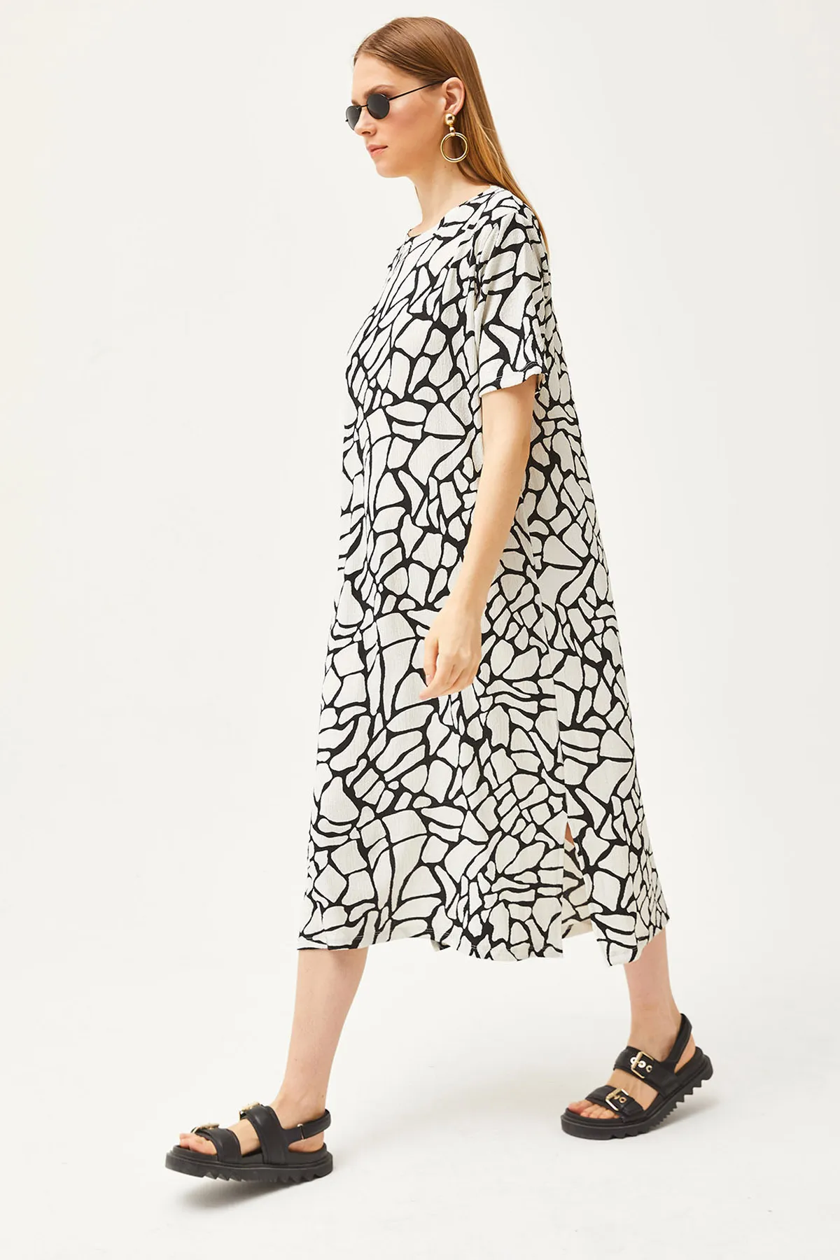 Olalook  Bürümcük Stone Ecru Oversize-Kleid mit Seitenschlitz ELB-19001880