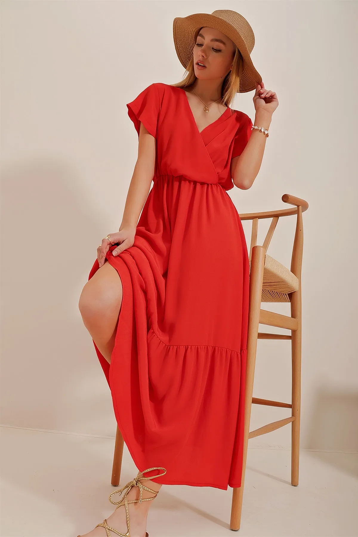Trend Alaçatı Stili  Damen-Kleid in Crinkle-Optik in Maxilänge mit zweireihigem Kragen und Granatapfelblüten ALC-X4373