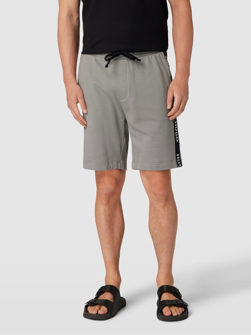 Sweatshorts mit Logo-Details Modell 'Sporty' in mittelgrau