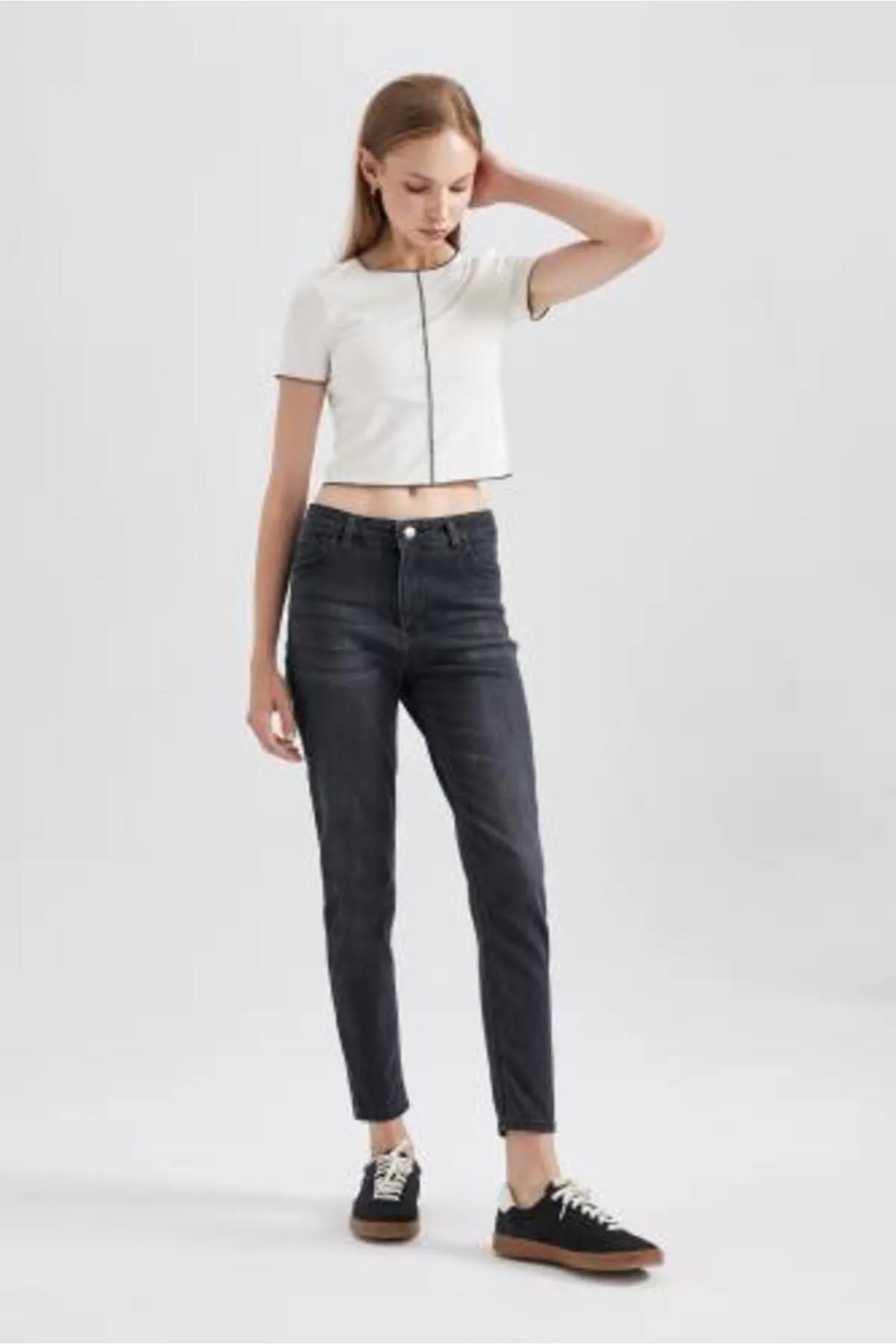 DeFacto  Rebeca Skinny Fit Normale Taille Schmaler Beinausschnitt Lange Jeanshose B1933ax23au