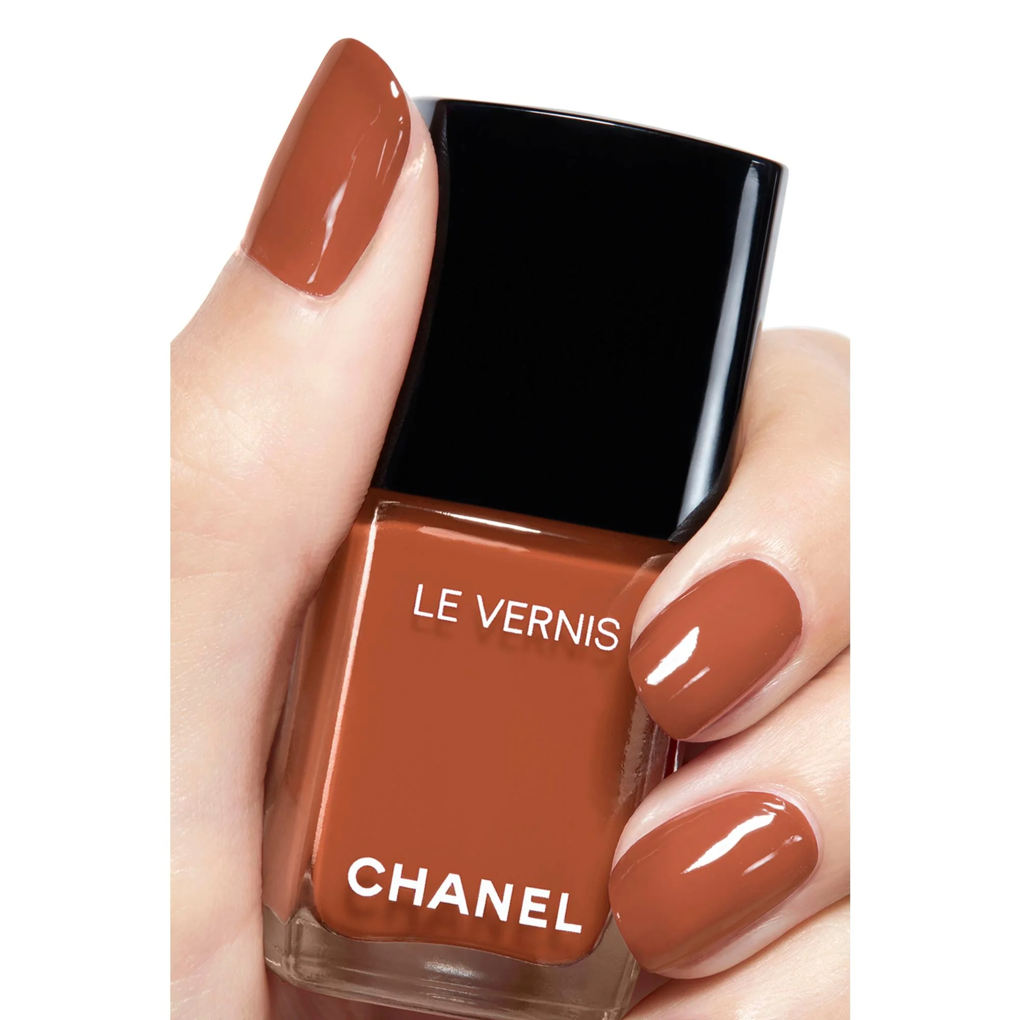 LE VERNIS - COLORE E BRILLANTEZZA LUNGA TENUTA