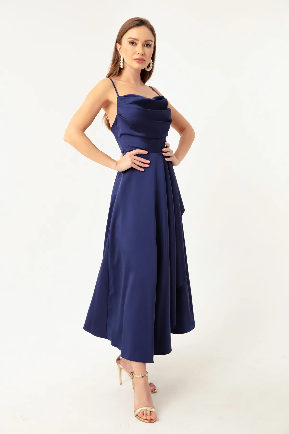 Lafaba  Damen-Abendkleid und Abschlusskleid in Marineblau mit Rüschen und Schlitz aus Satin in Midi-Länge