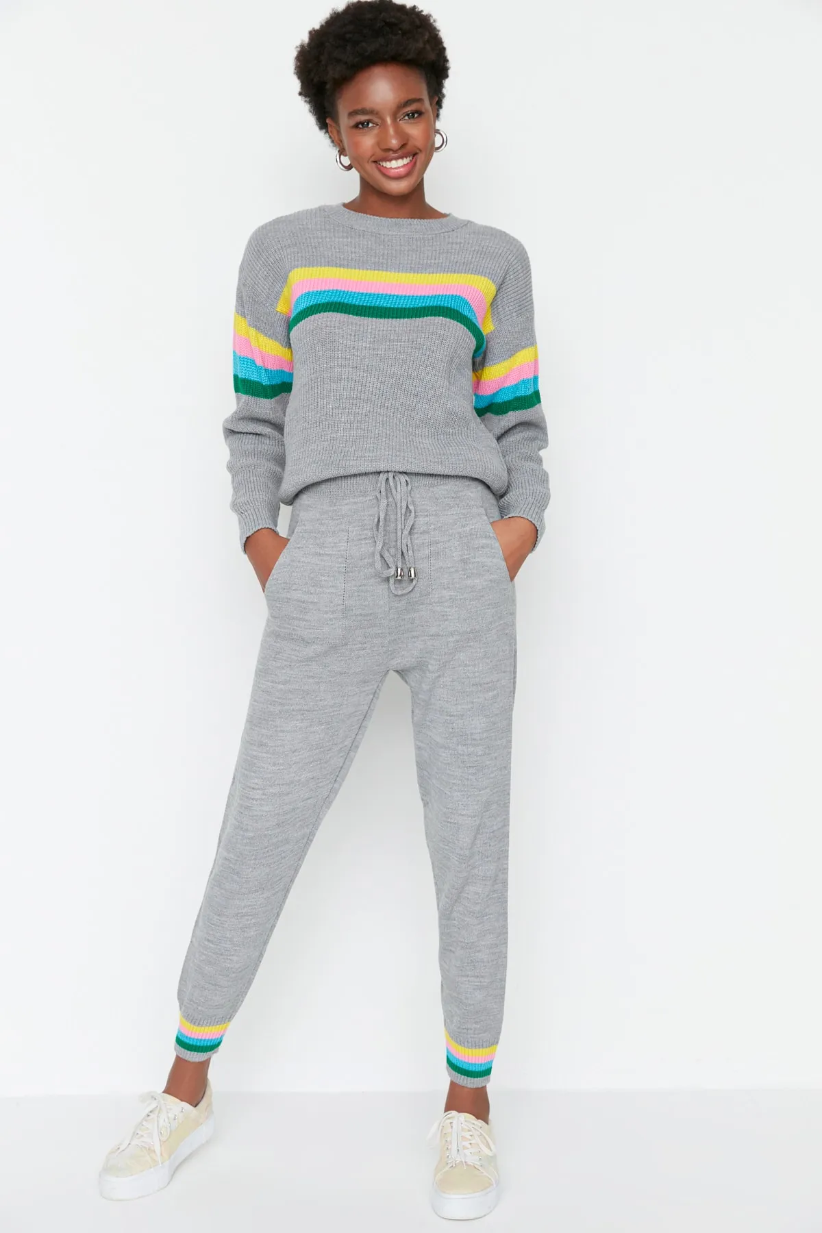 Trendyol Collection  Grau gestreiftes 2-teiliges Strickoberteil-Set TWOAW21AU0041
