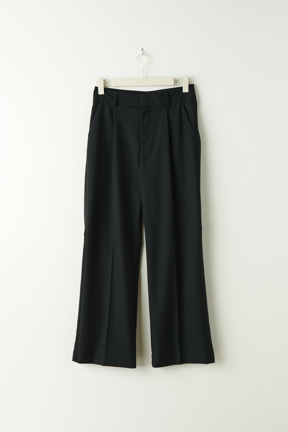 Low waist trousers