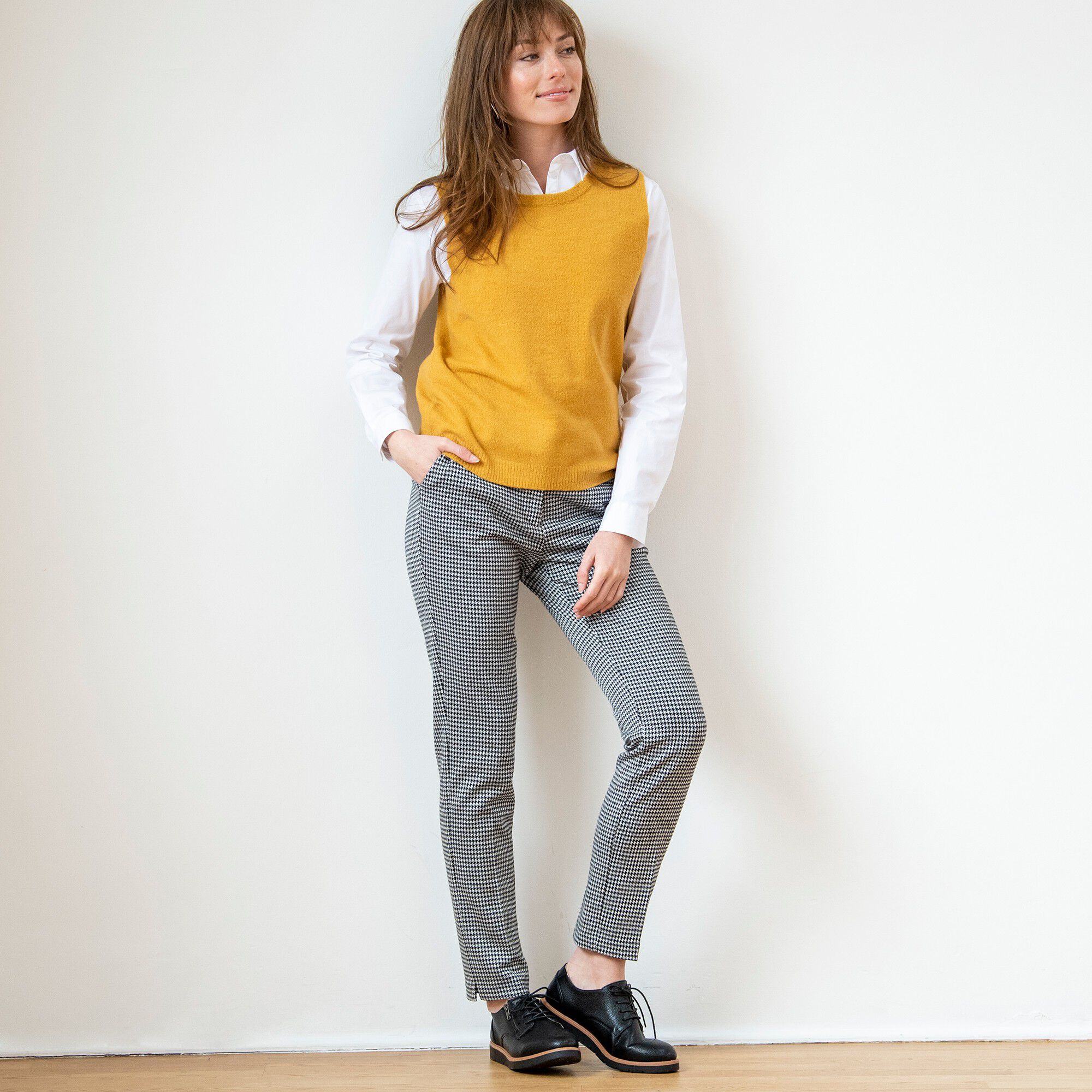 Pantalon fuselé imprimé pied-de-poule