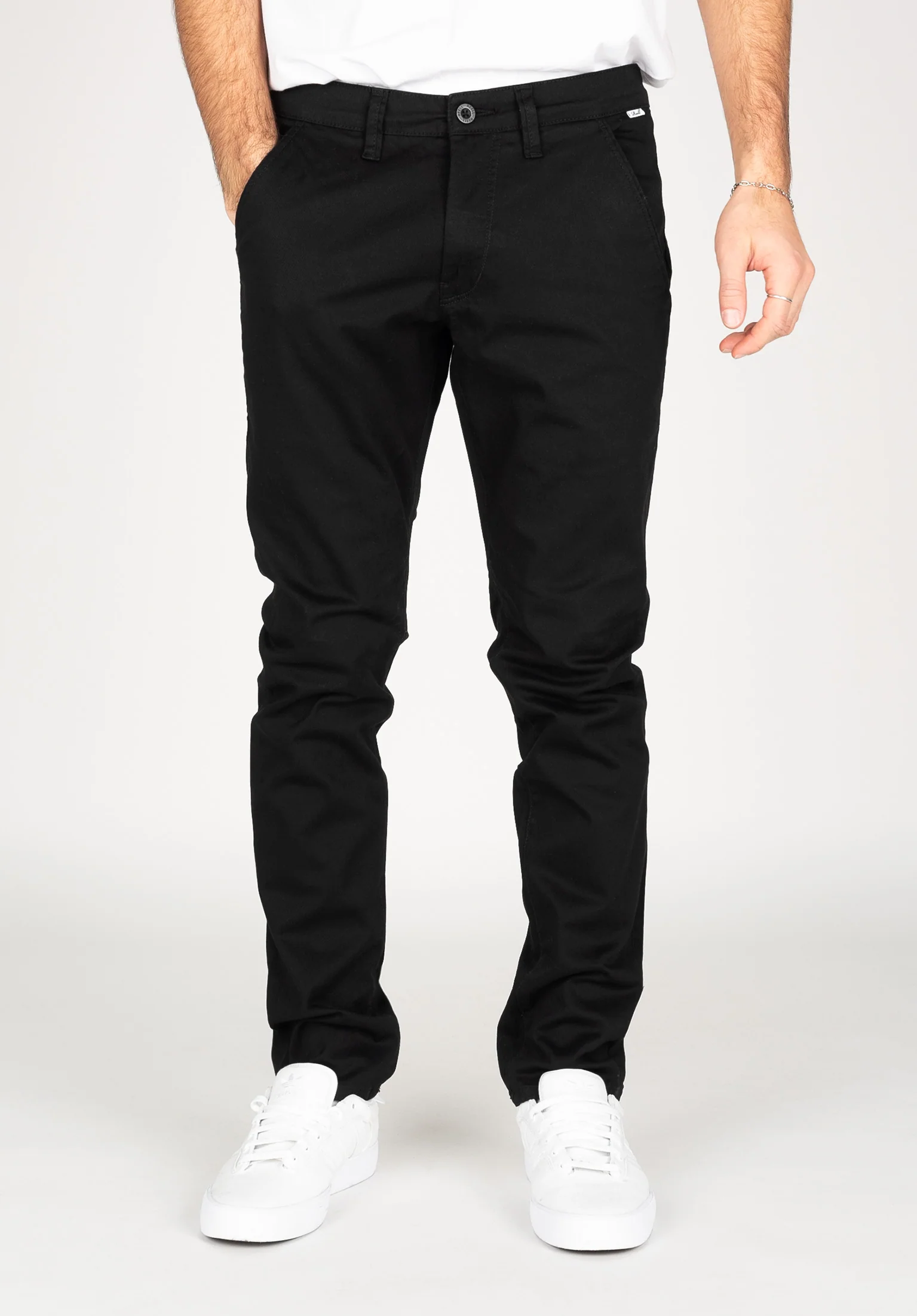 Flex Tapered Chino
