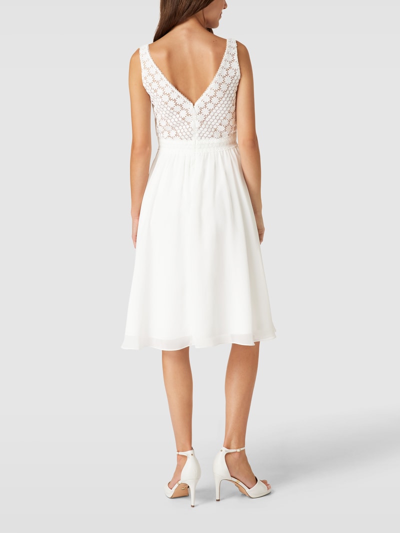 Brautkleid mit Herz-Ausschnitt in offwhite