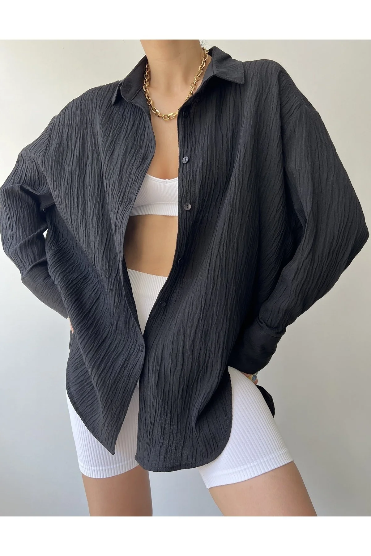 MAİ COLLECTİON  Schwarzes Oversize-Hemd für Damen von Durres