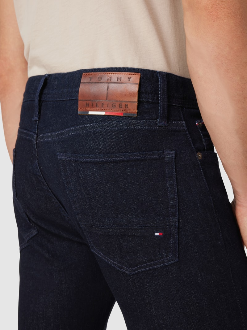 Slim Fit Jeans mit Label-Detail Modell 'BLEECKER' in dunkelblau