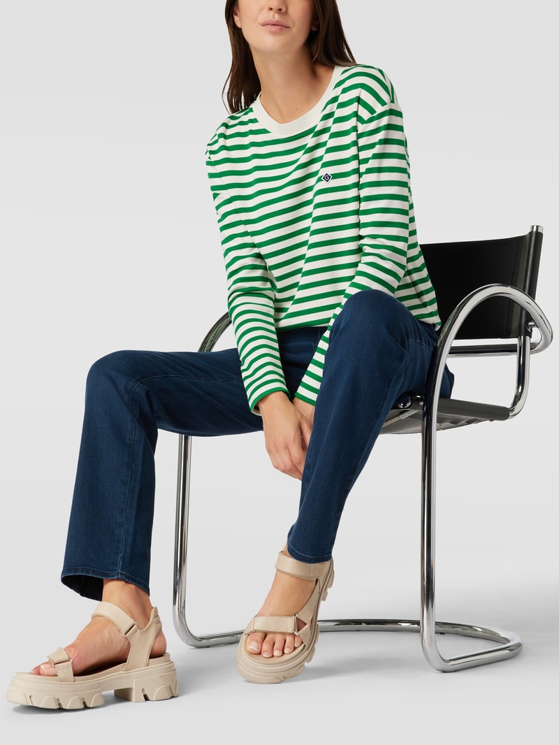Jeans mit Label-Patch aus Leder Modell 'Carola' in blau