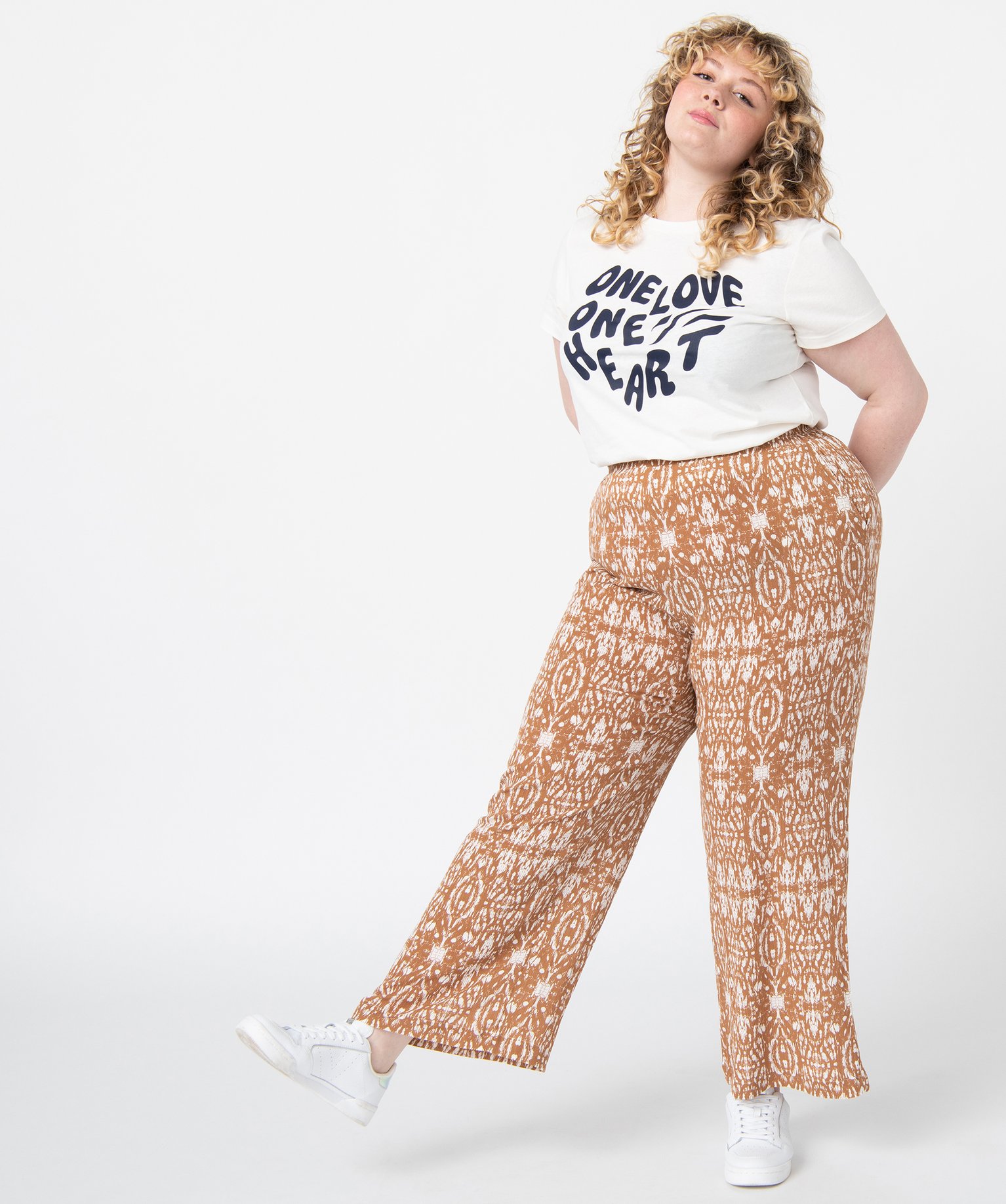 Tee-shirt femme grande taille à manches courtes avec inscri... imprime | GEMO
