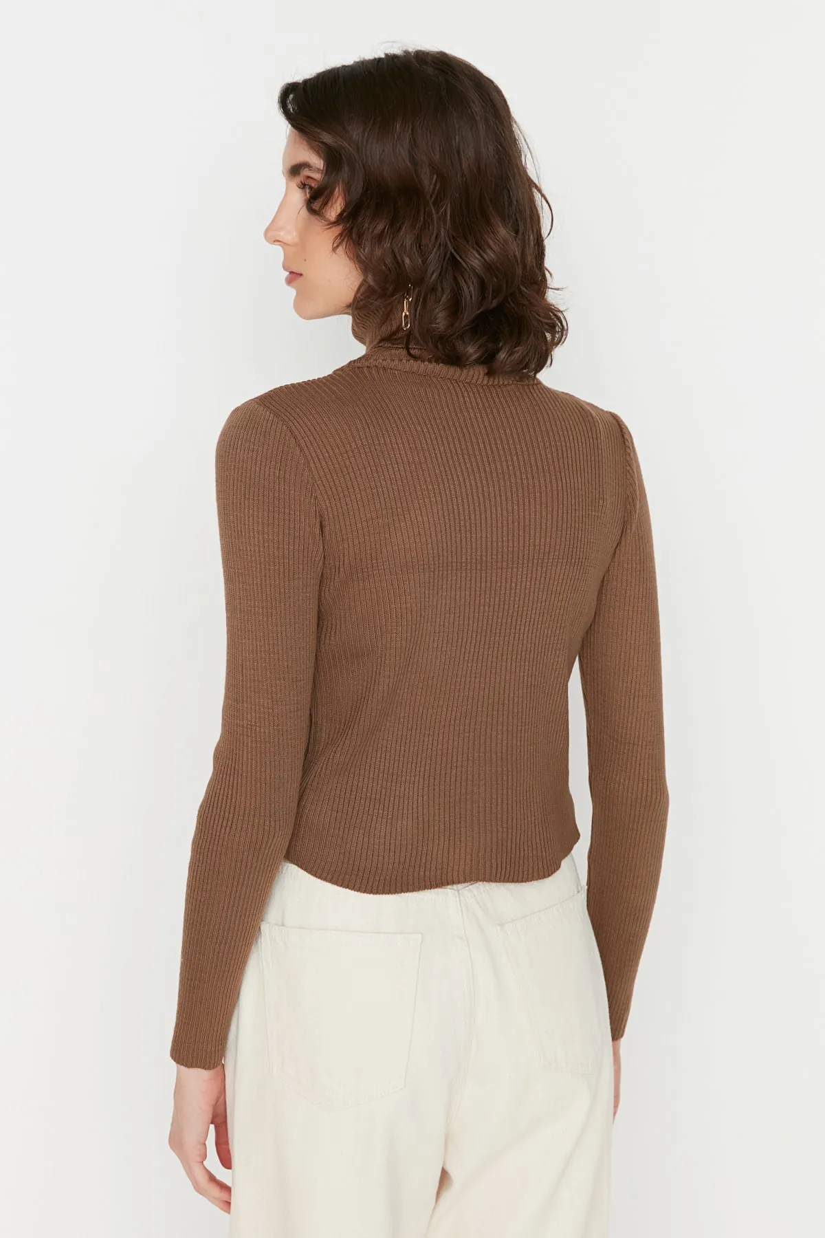 Trendyol Collection  Brauner Basic Rollkragenpullover TWOAW21KZ1279
