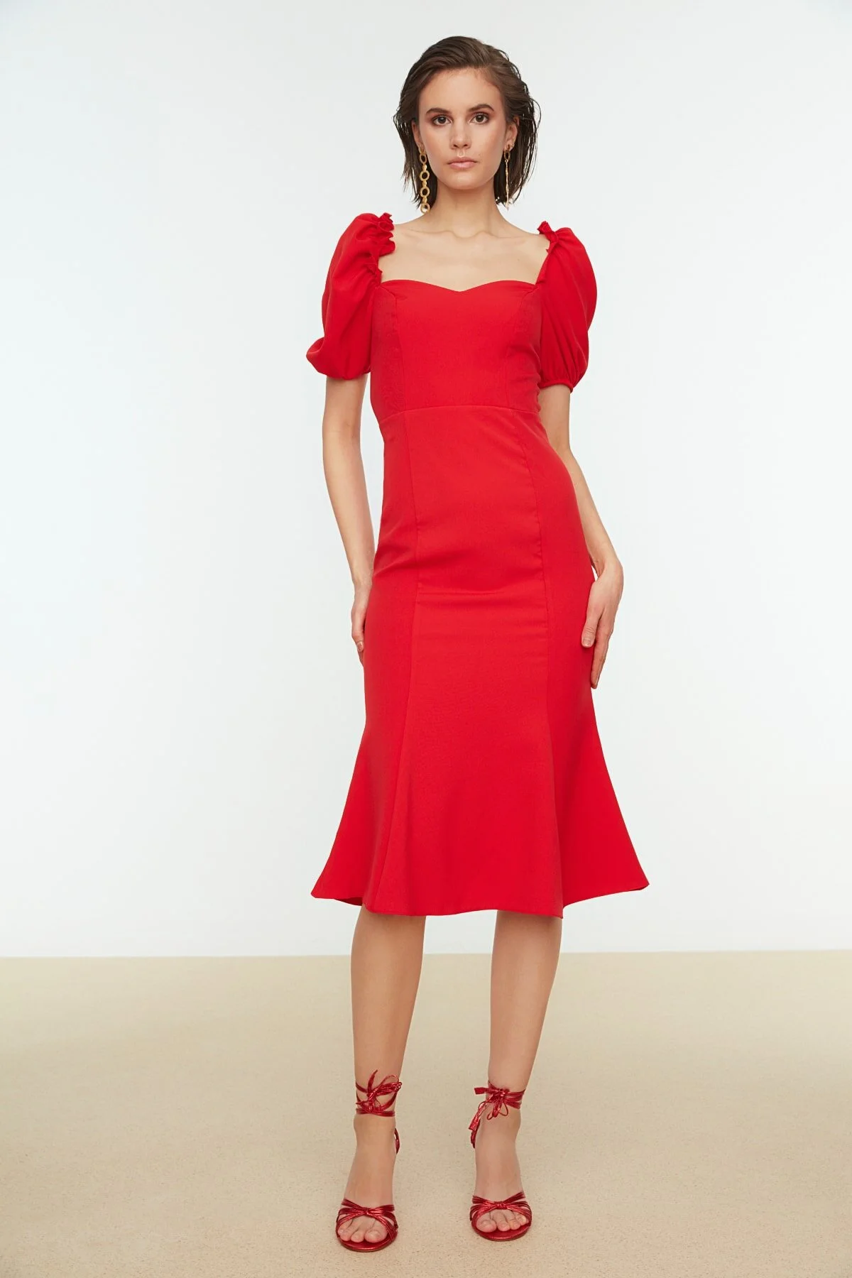 Trendyol Collection  Rot gefüttertes, gewebtes, elegantes Abendkleid TPRSS21EL0053