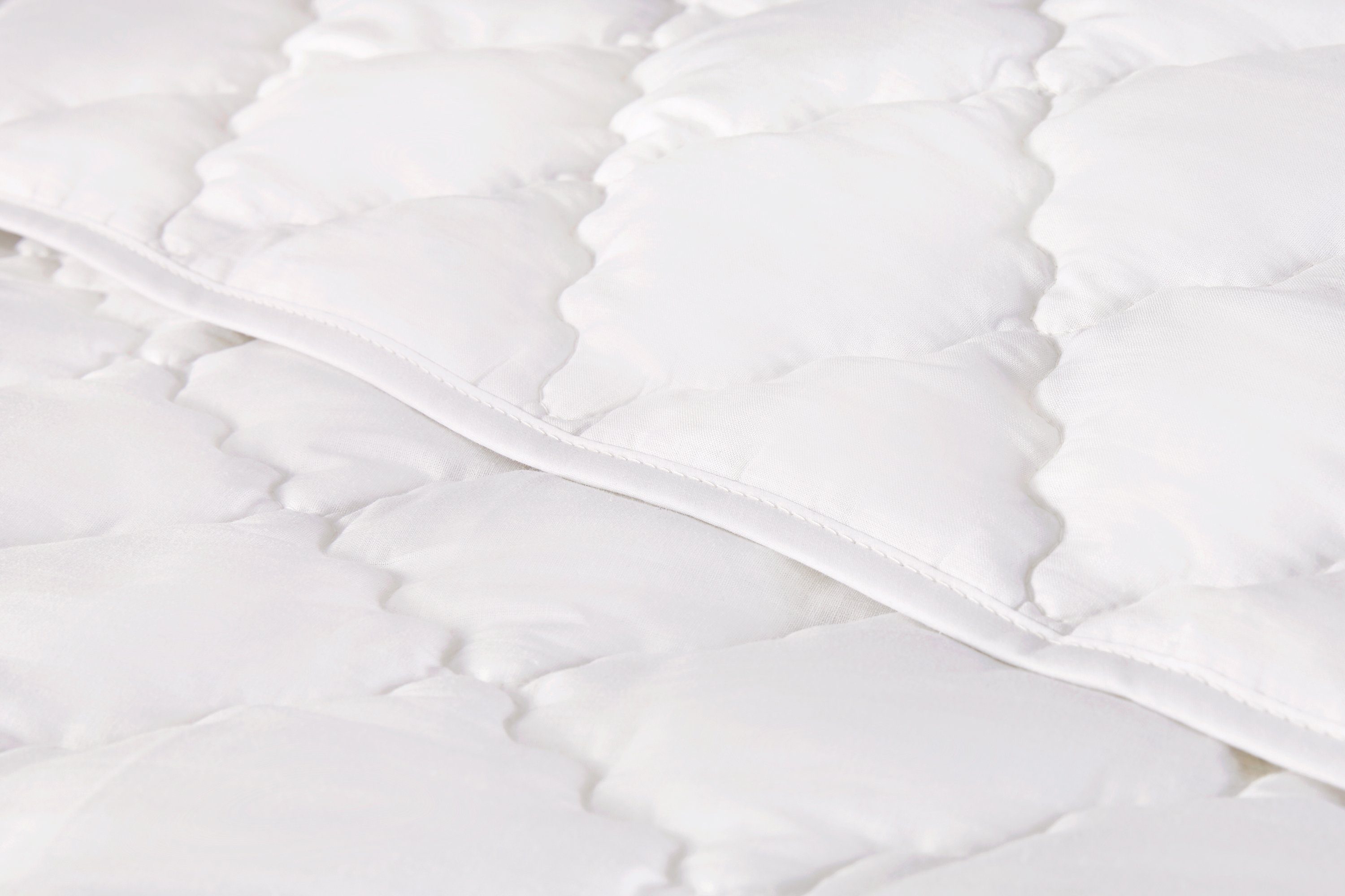 Sommerbettdecke, Bambus, leichtes und dünnes Steppbett, ideal für den Sommer, XDREAM, Füllung: nachhaltige Mischung aus Polyester und Viskose aus Bambus-Zellstoff, Bezug: samtig weiche Baumwolle, atmungsaktiv, kühlend und feuchtigkeitsregulierend