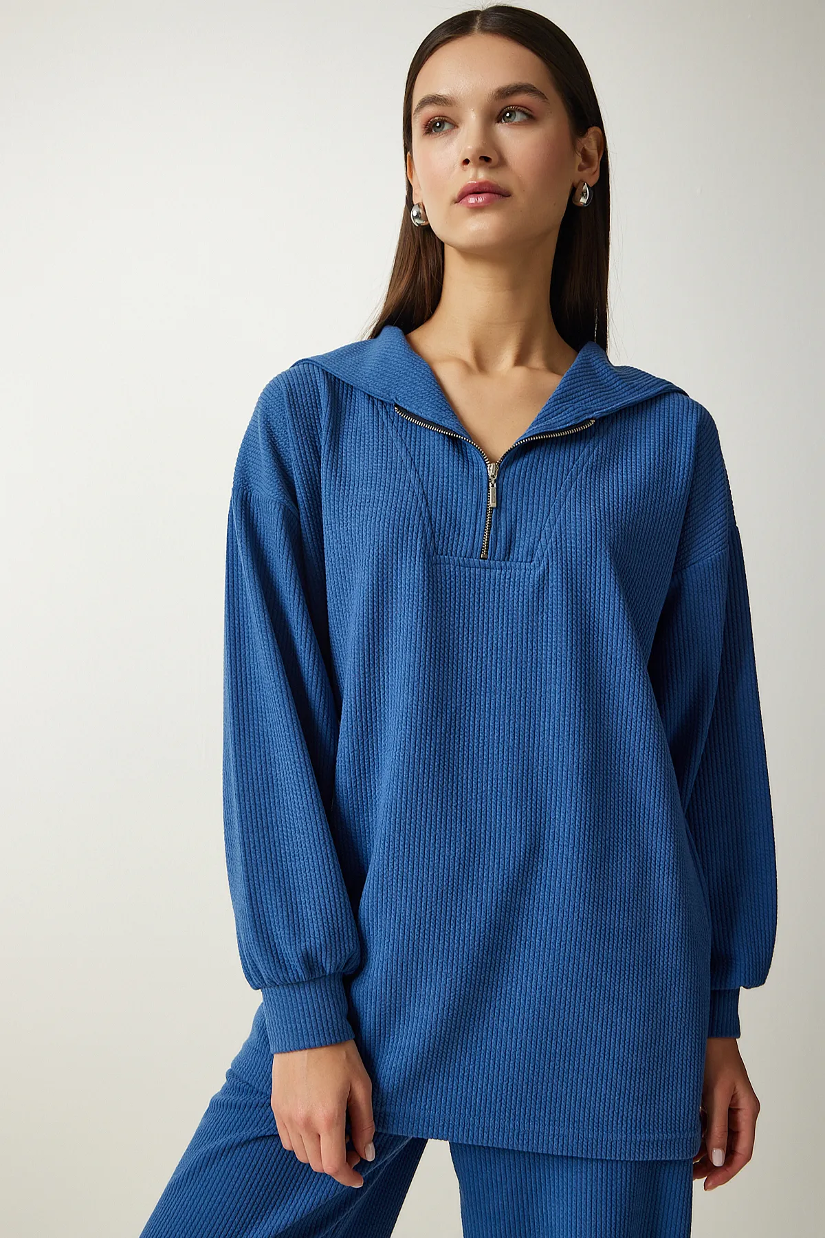 Happiness İstanbul  Damen-Set aus schnurgebundener Strickbluse und Hose in Indigoblau EW00004