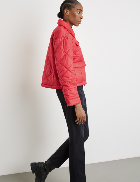 Kurze Pufferjacke mit Tunnelband und aufgesetzten Taschen