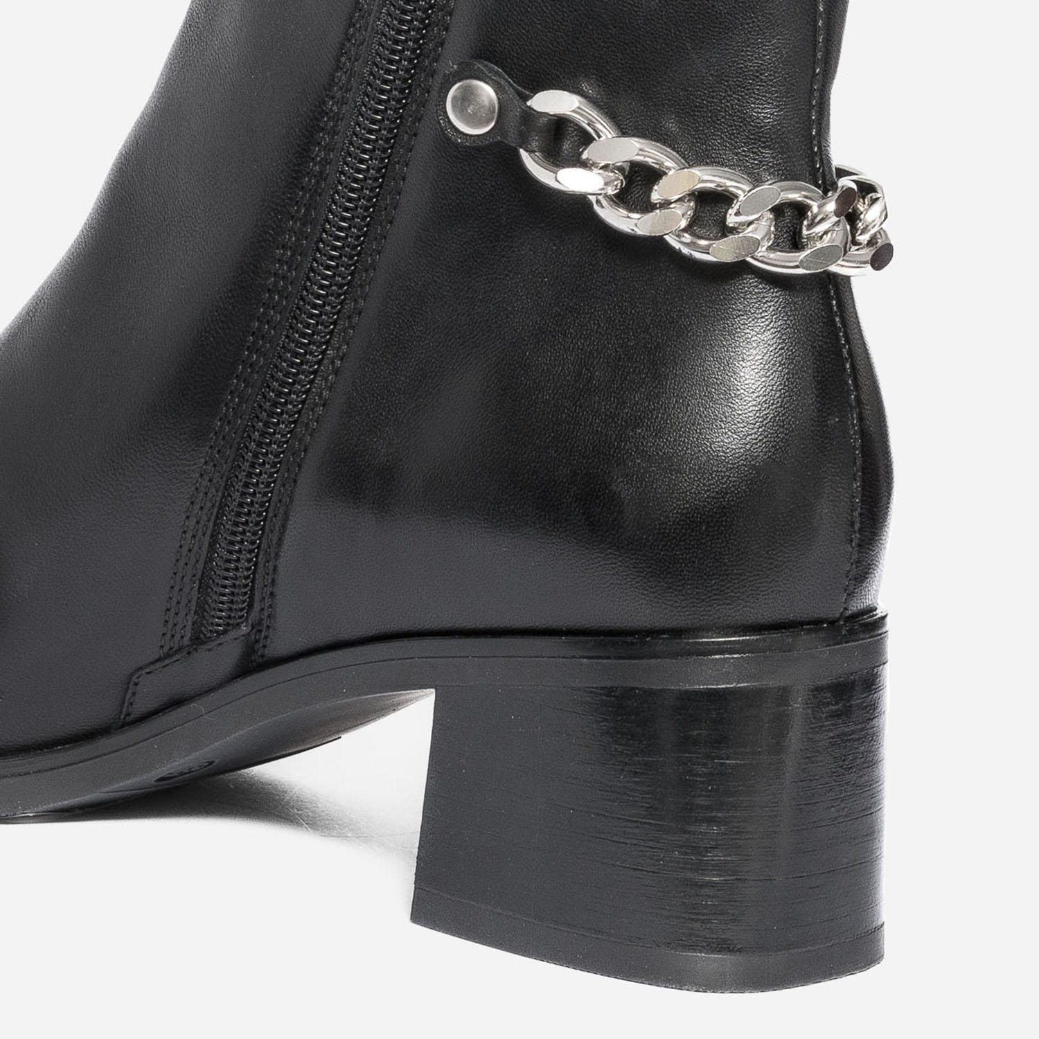 Boots noir en cuir avec chaîne