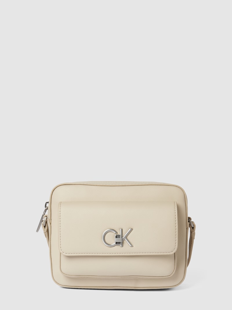 Umgängetasche mit Label-Applikation Modell 'CAMERA BAG' in beige