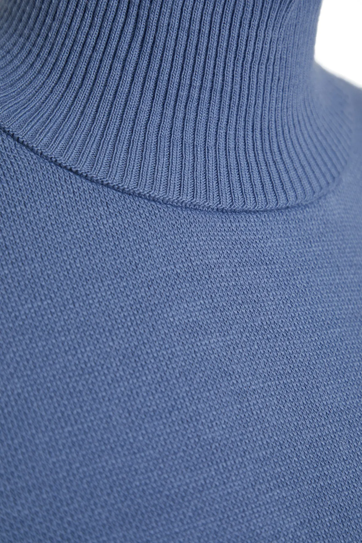 Trendyol Modest  Indigoblaues Strickoberteil-Set mit Schlitz und weitem Bein TCTAW24US00028