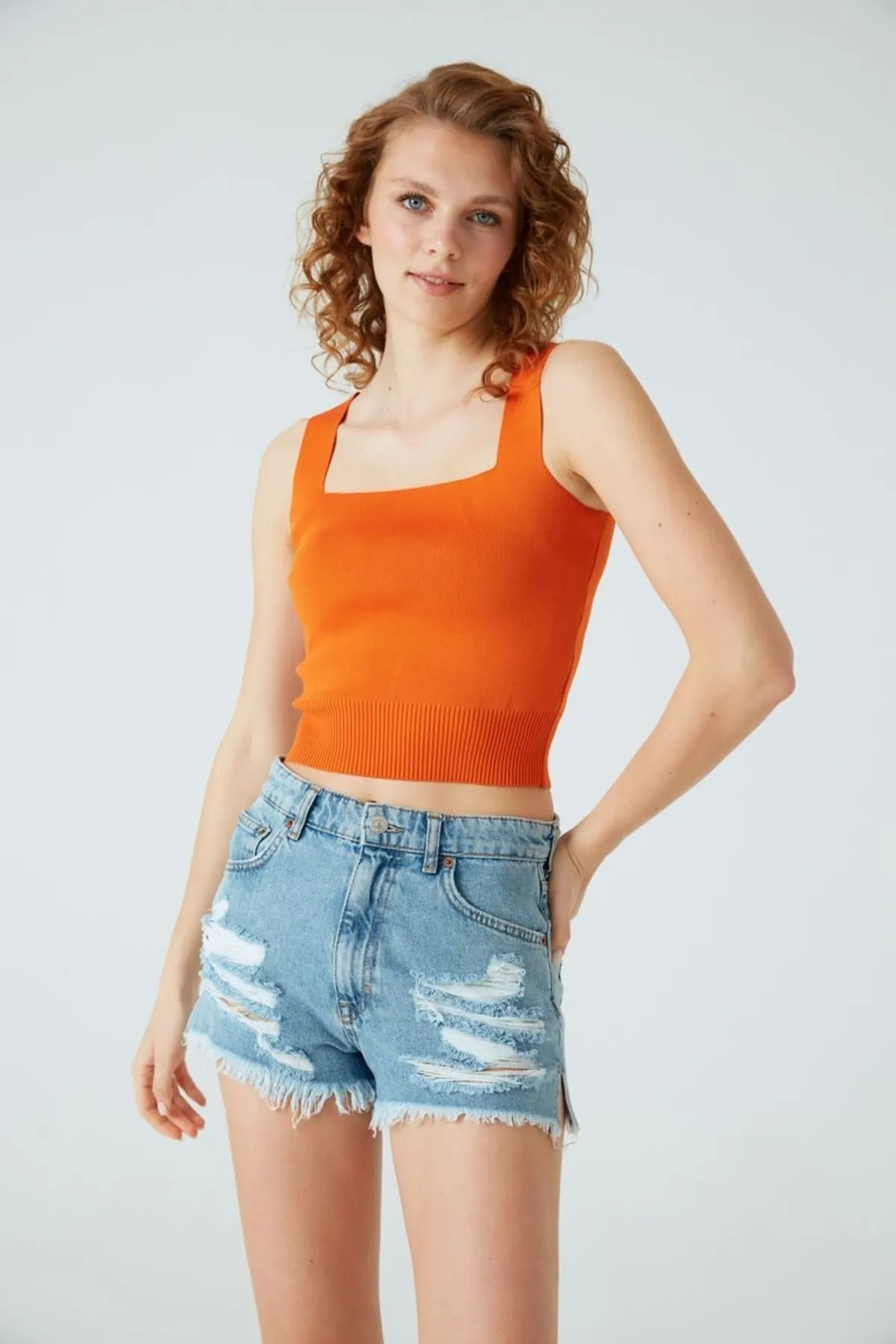 JOIN US  Crop-Top mit quadratischem Ausschnitt
