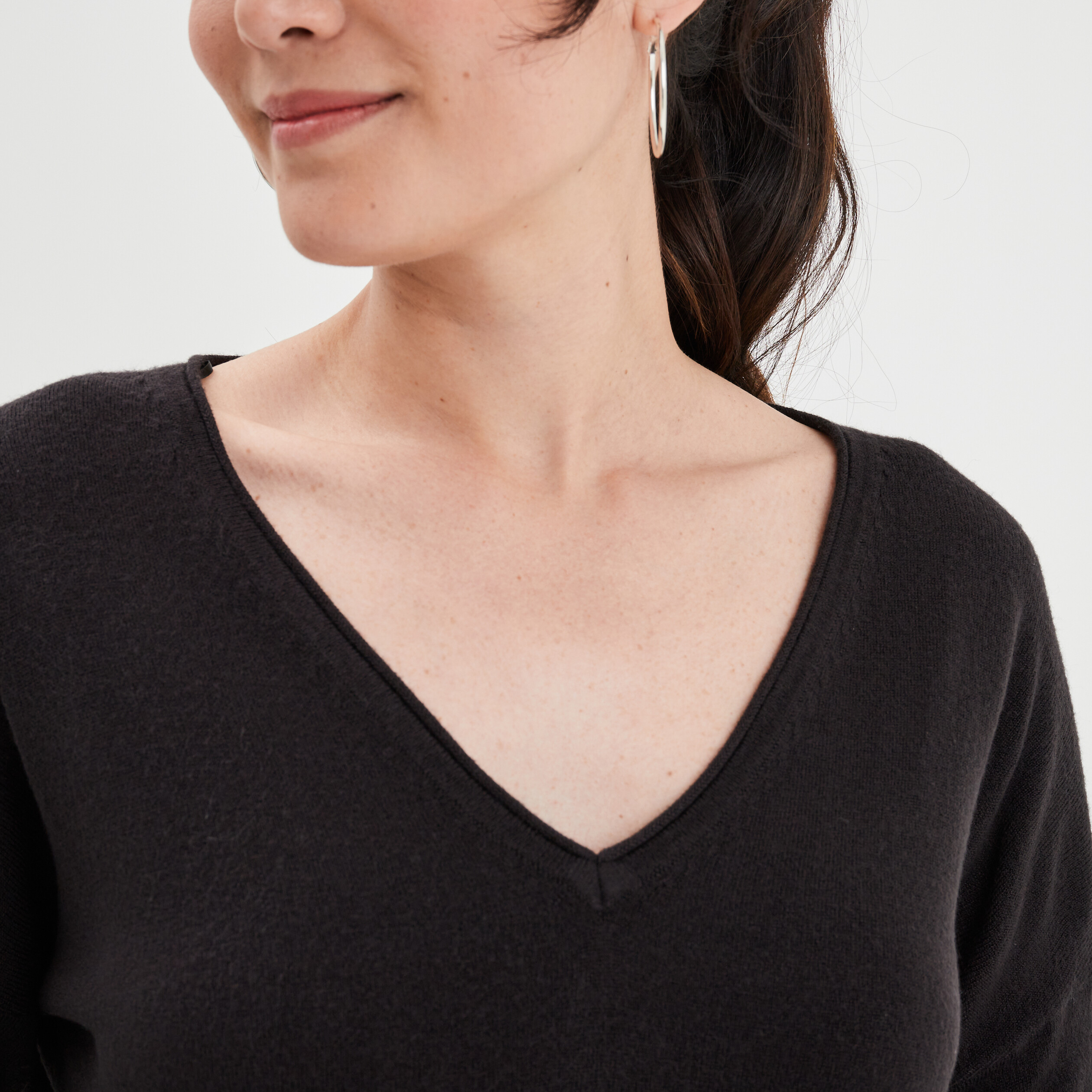 Pull col en V manches longues noir femme | La Halle