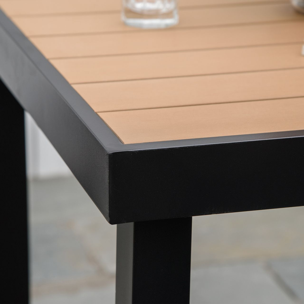 Outsunny Gartentisch für 4 Personen Esstisch Aluminiumtisch Gartenmöbel Loungemöbel pflegeleicht Kunststoff Natur 80 x 80 x 74 cm